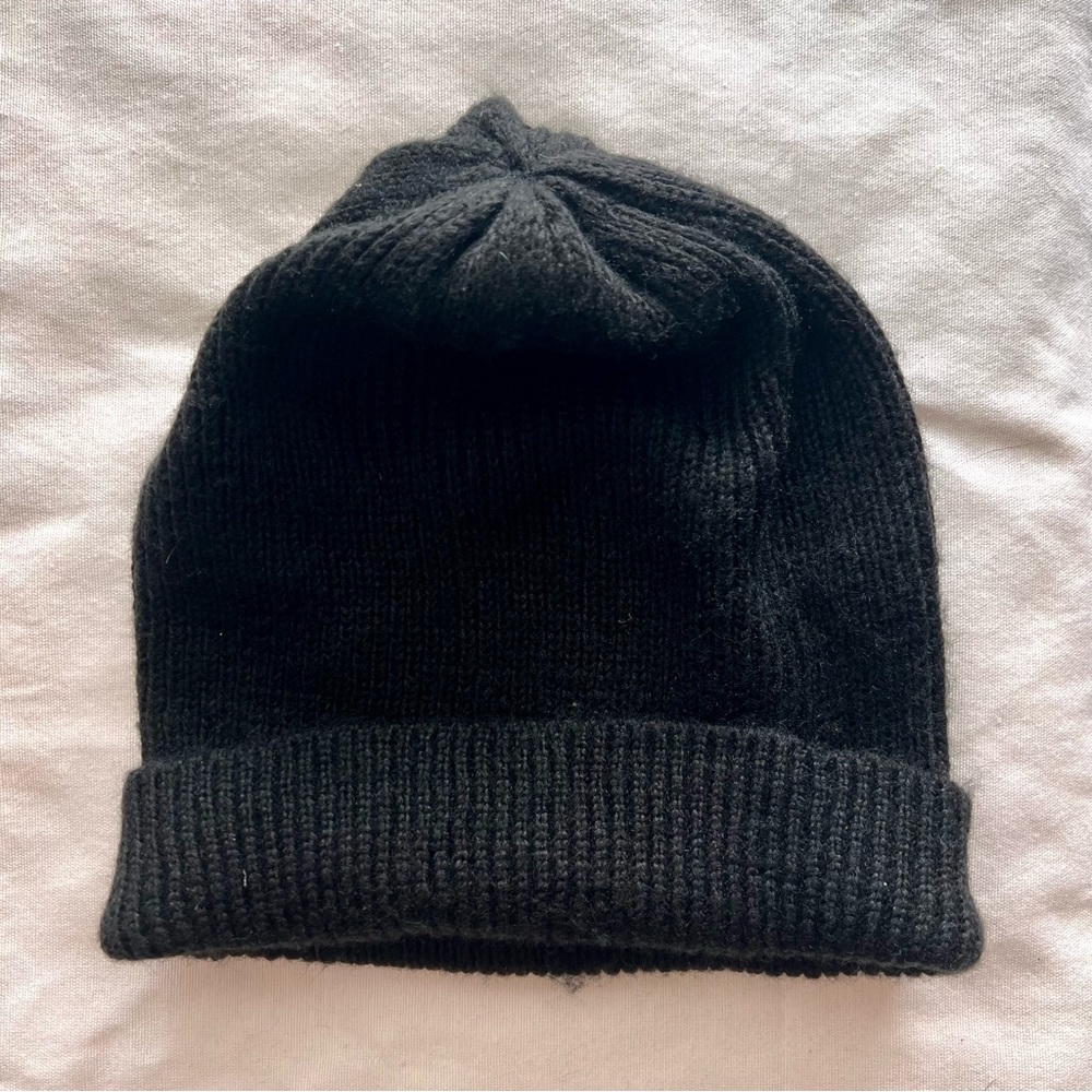 Black beanie‎